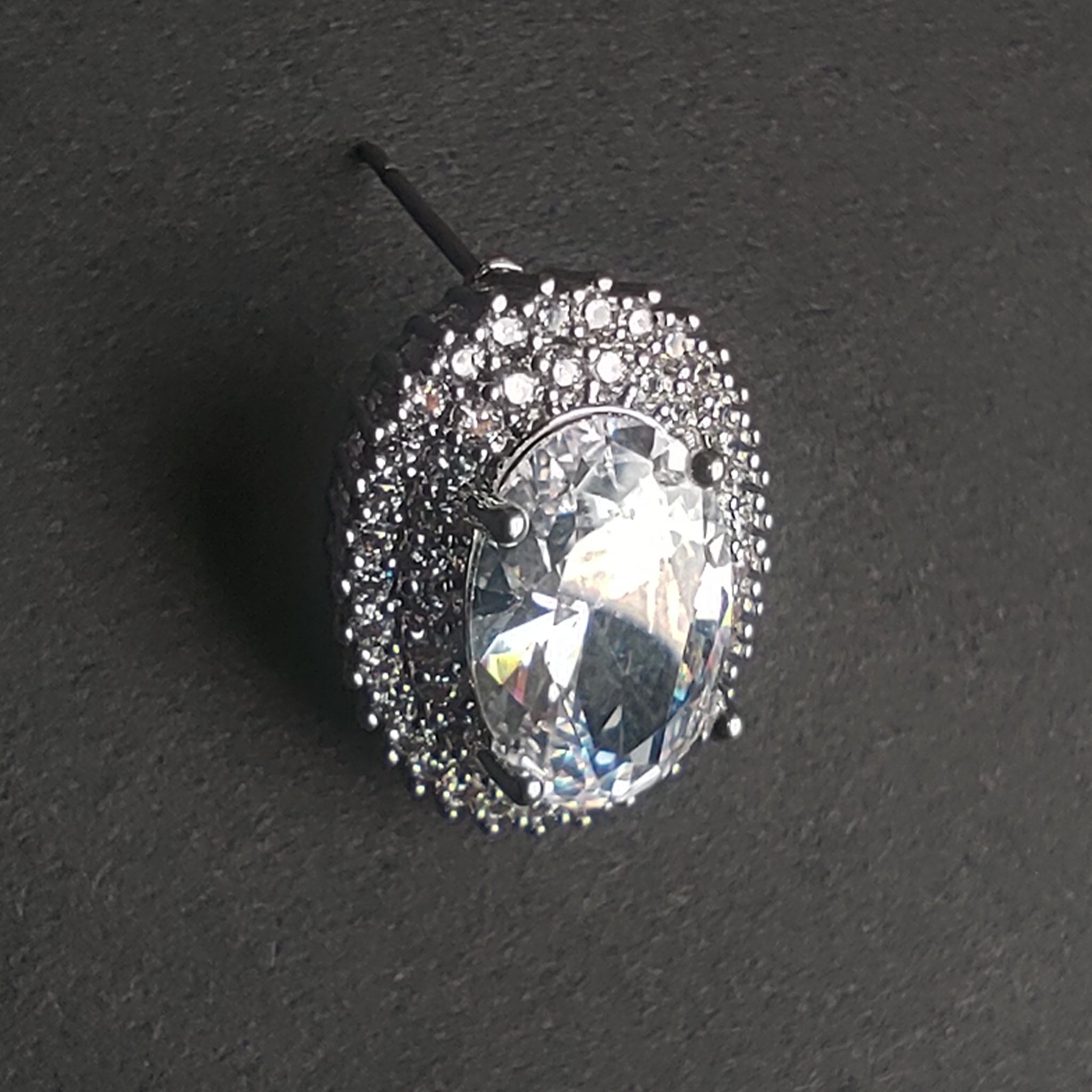 The Oval Halo Stud